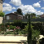 Casa de hóspedes La Glycine Blanche 4*