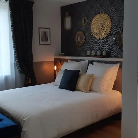 La Glycine Blanche 4* Pomas