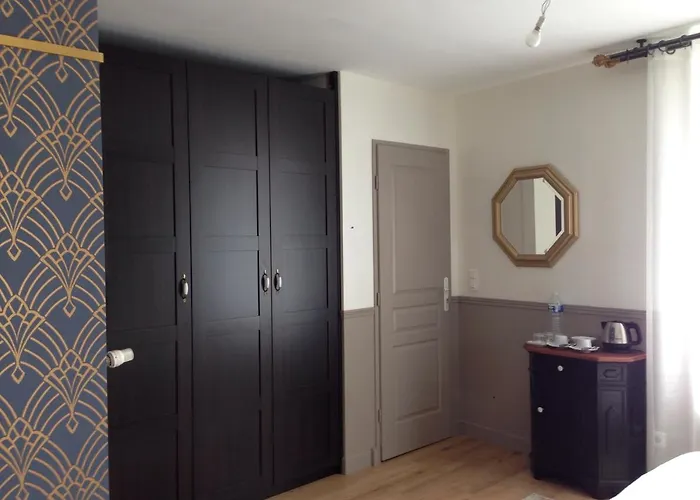 Πανσιόν La Glycine Blanche 4*